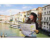   Reise & urlaub, Tourismus, Suchen, Venedig, Stadtplan, Touristin