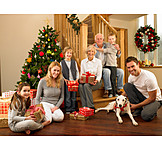   Weihnachten, Familie, Bescherung, Familienleben
