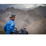   Trekking, Tibet, Radfahrerin