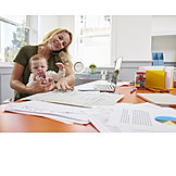   Kleinkind, Mutter, Multitasking, Home Office