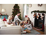   Zuhause, Familie, Bescherung, Weihnachtsmorgen