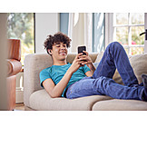   Teenager, Sofa, Entspannt, Online, Smartphone