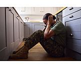   Zuhause, Soldatin, Stress, Posttraumatische Belastungsstörung