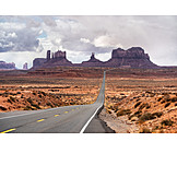   Landstraße, Monument Valley, Navajo Tribal Park