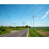   Strommast, Windkraft, Landstraße